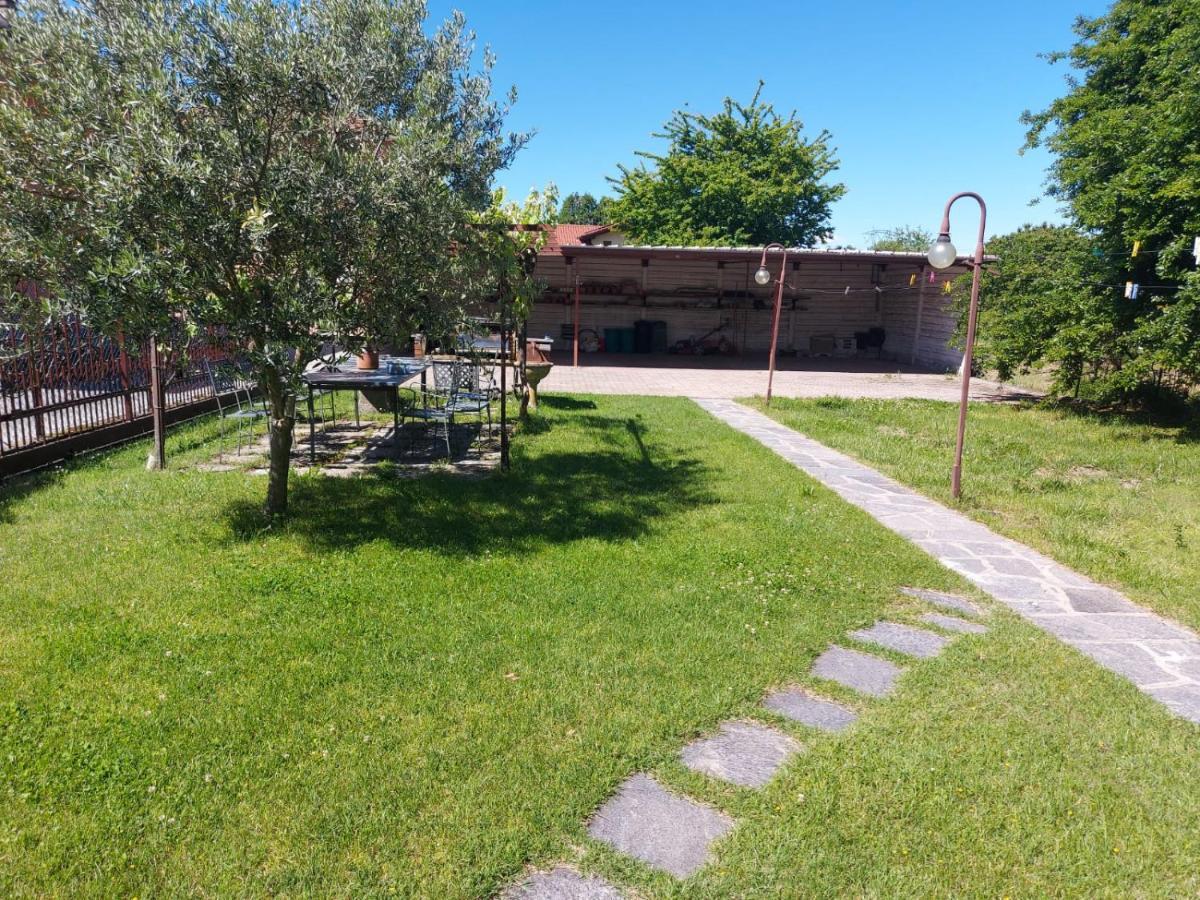Bnbook Casa Dei Peschi - Lago Di Monate Cadrezzate Exterior photo